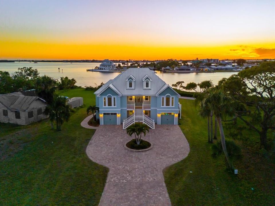 На продажу: $2,495,000 (5 спален, 5 ванн, 3115 Квадратных фут)