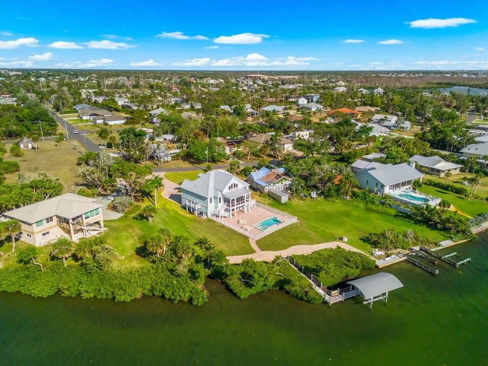 На продажу: $2,495,000 (5 спален, 5 ванн, 3115 Квадратных фут)