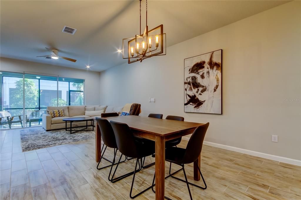 En Venta: $485,000 (3 camas, 2 baños, 2243 Pies cuadrados)