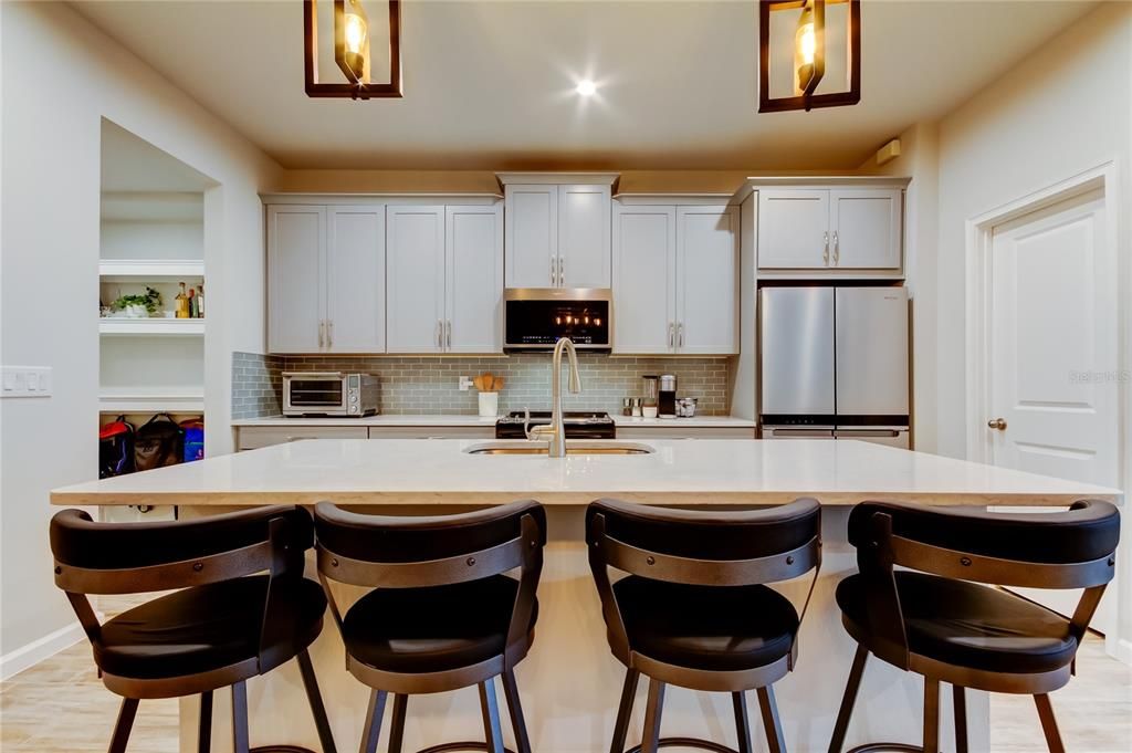 En Venta: $485,000 (3 camas, 2 baños, 2243 Pies cuadrados)
