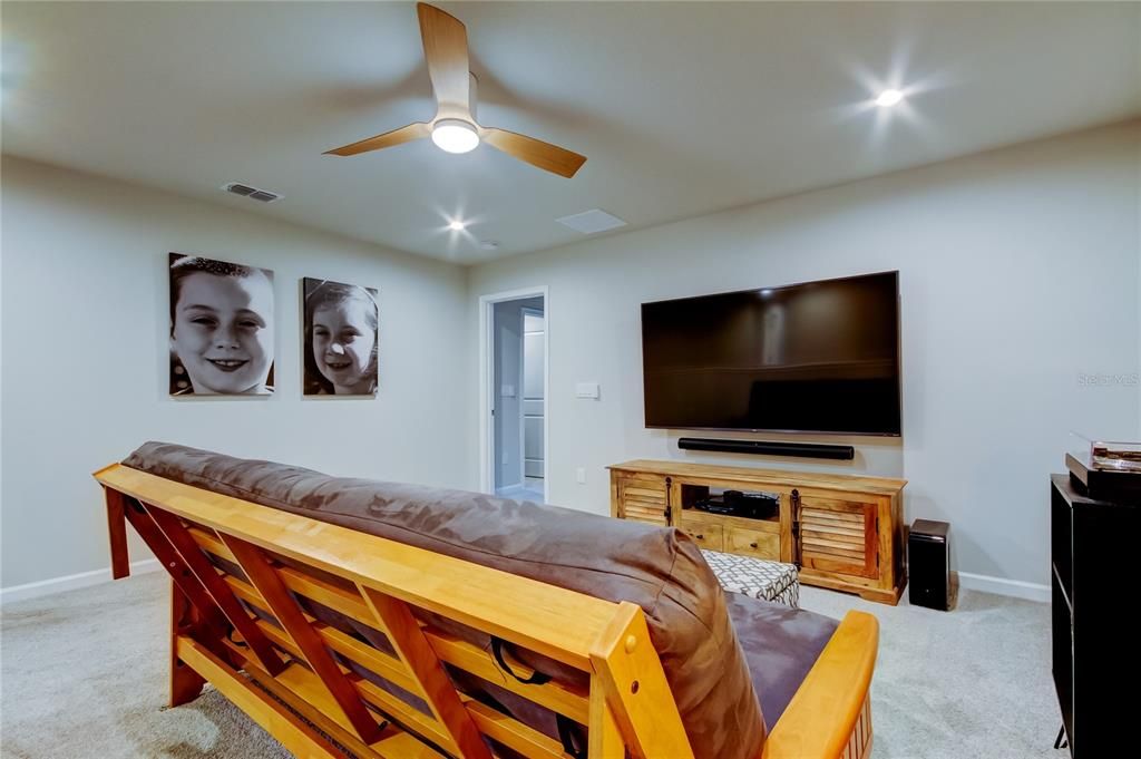 En Venta: $485,000 (3 camas, 2 baños, 2243 Pies cuadrados)