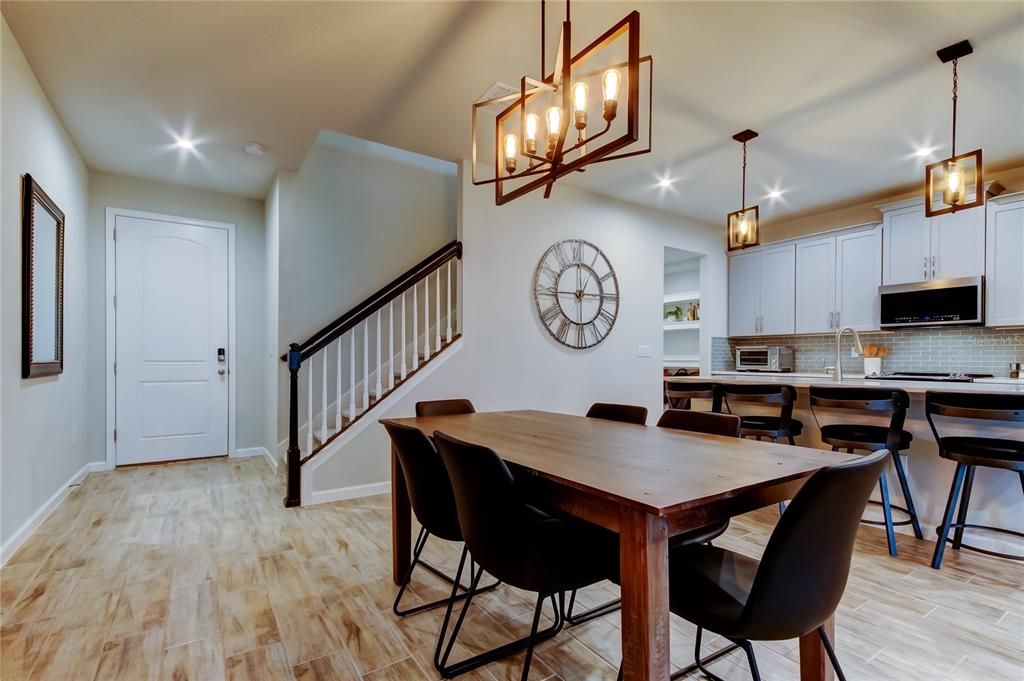 En Venta: $485,000 (3 camas, 2 baños, 2243 Pies cuadrados)