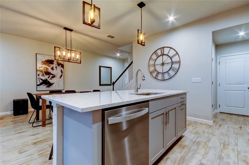 En Venta: $485,000 (3 camas, 2 baños, 2243 Pies cuadrados)