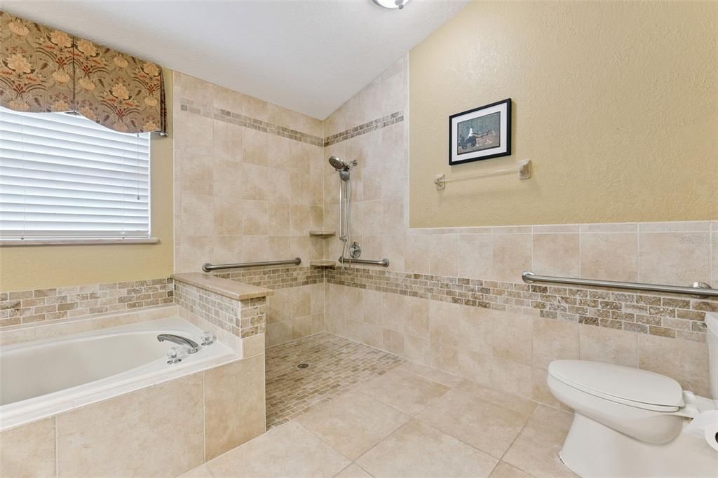 Activo con contrato: $445,000 (3 camas, 2 baños, 1791 Pies cuadrados)