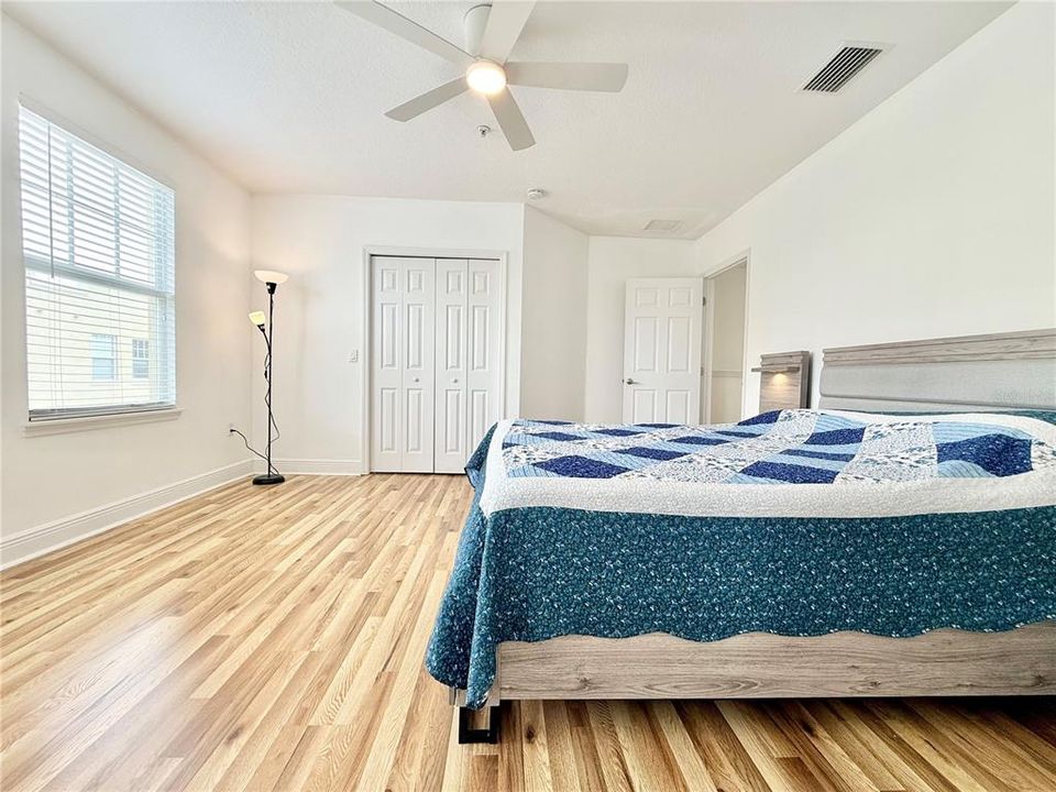 Active With Contract: $2,450 (2 beds, 2 baths, 1636 Square Feet)