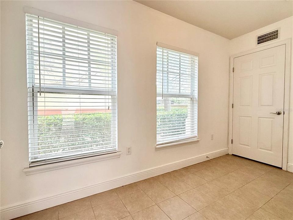 Active With Contract: $2,450 (2 beds, 2 baths, 1636 Square Feet)