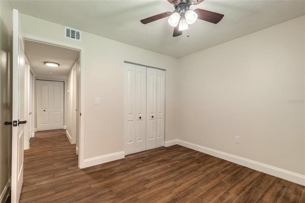 For Sale: $175,000 (2 beds, 2 baths, 897 Square Feet)
