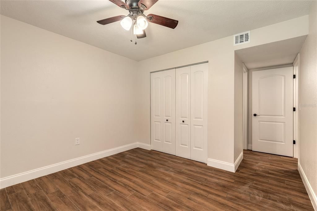 For Sale: $175,000 (2 beds, 2 baths, 897 Square Feet)