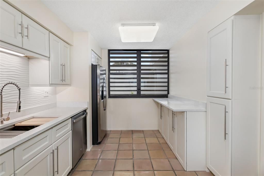 Active With Contract: $850,000 (2 beds, 2 baths, 1601 Square Feet)