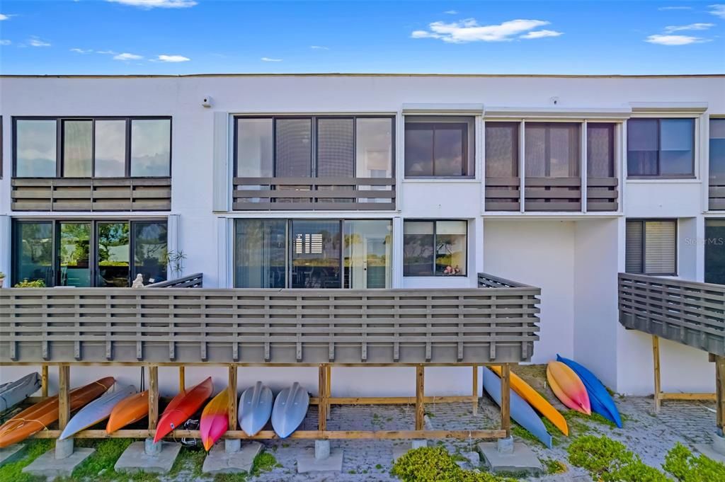 Active With Contract: $850,000 (2 beds, 2 baths, 1601 Square Feet)