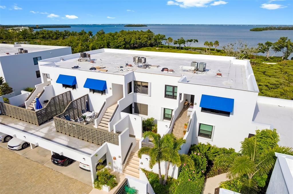 Active With Contract: $850,000 (2 beds, 2 baths, 1601 Square Feet)