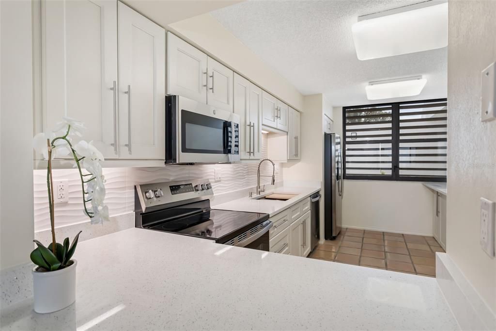 Active With Contract: $850,000 (2 beds, 2 baths, 1601 Square Feet)