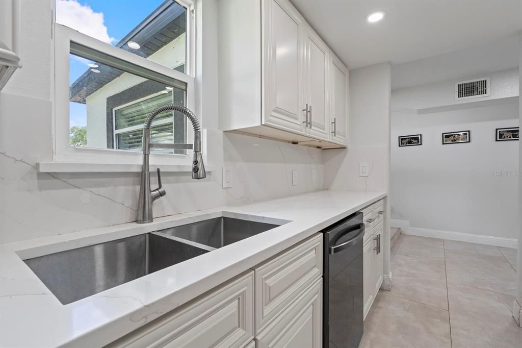 En Venta: $3,200,000 (4 camas, 3 baños, 6059 Pies cuadrados)