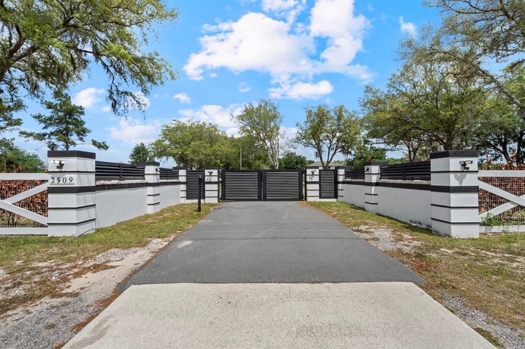 En Venta: $3,200,000 (4 camas, 3 baños, 6059 Pies cuadrados)