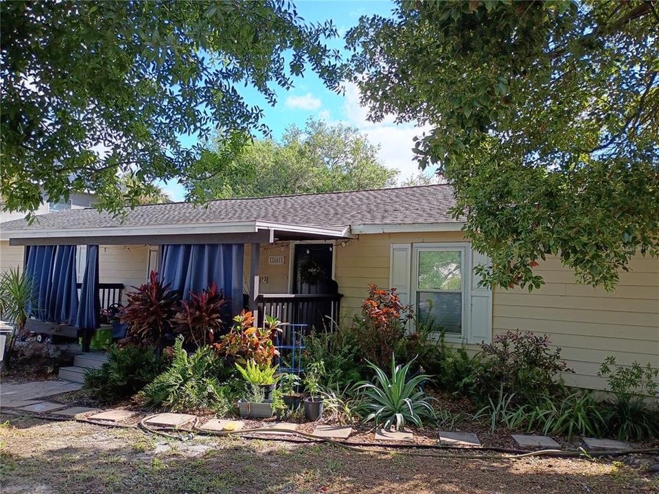 For Sale: $269,900 (5 beds, 3 baths, 1924 Square Feet)
