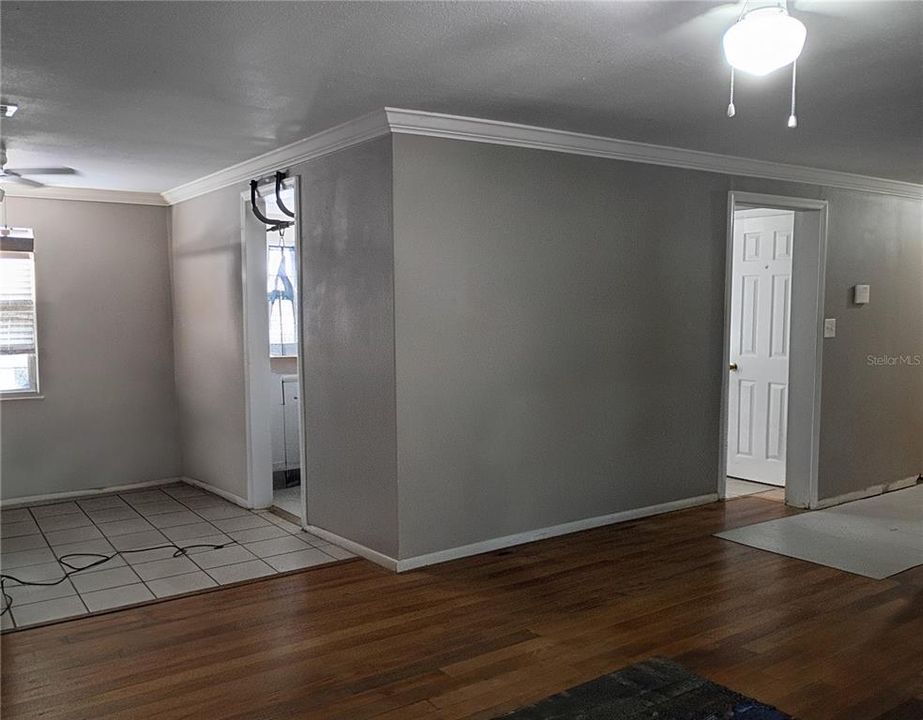 For Sale: $269,900 (5 beds, 3 baths, 1924 Square Feet)