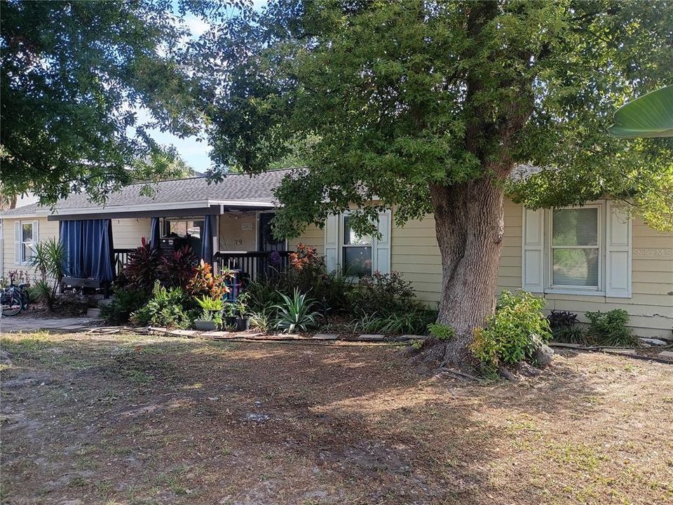 For Sale: $269,900 (5 beds, 3 baths, 1924 Square Feet)