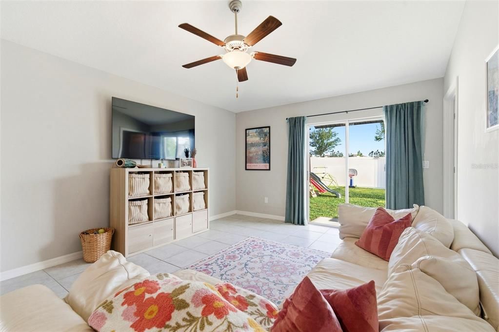 Active With Contract: $315,000 (3 beds, 2 baths, 1451 Square Feet)