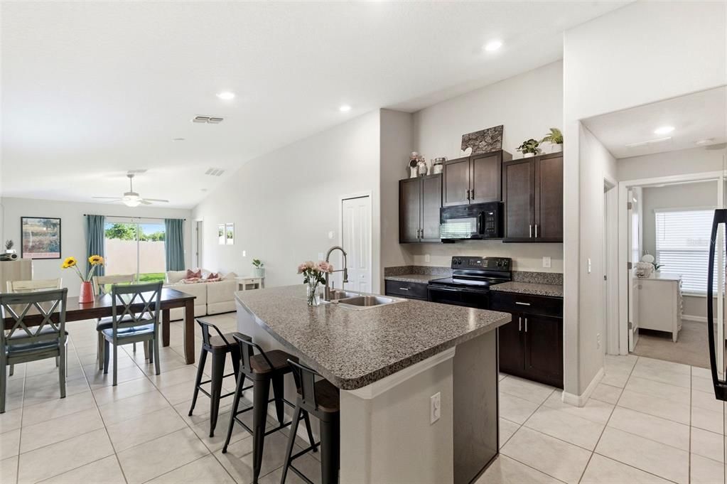 Active With Contract: $315,000 (3 beds, 2 baths, 1451 Square Feet)