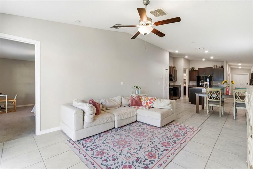 Active With Contract: $315,000 (3 beds, 2 baths, 1451 Square Feet)