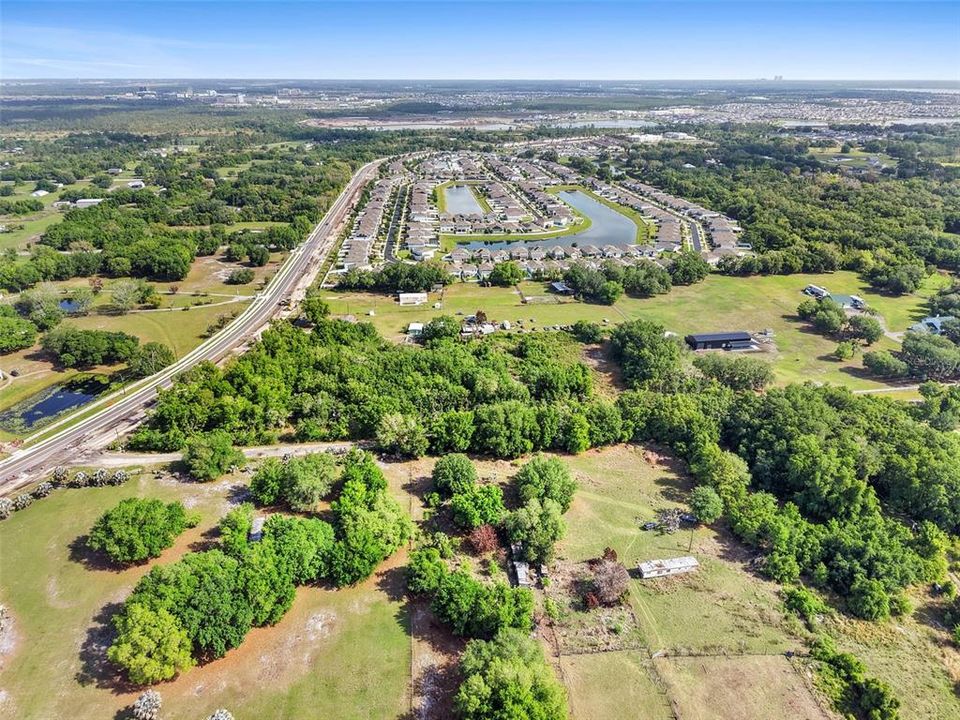 En Venta: $3,000,000 (5.12 acres)