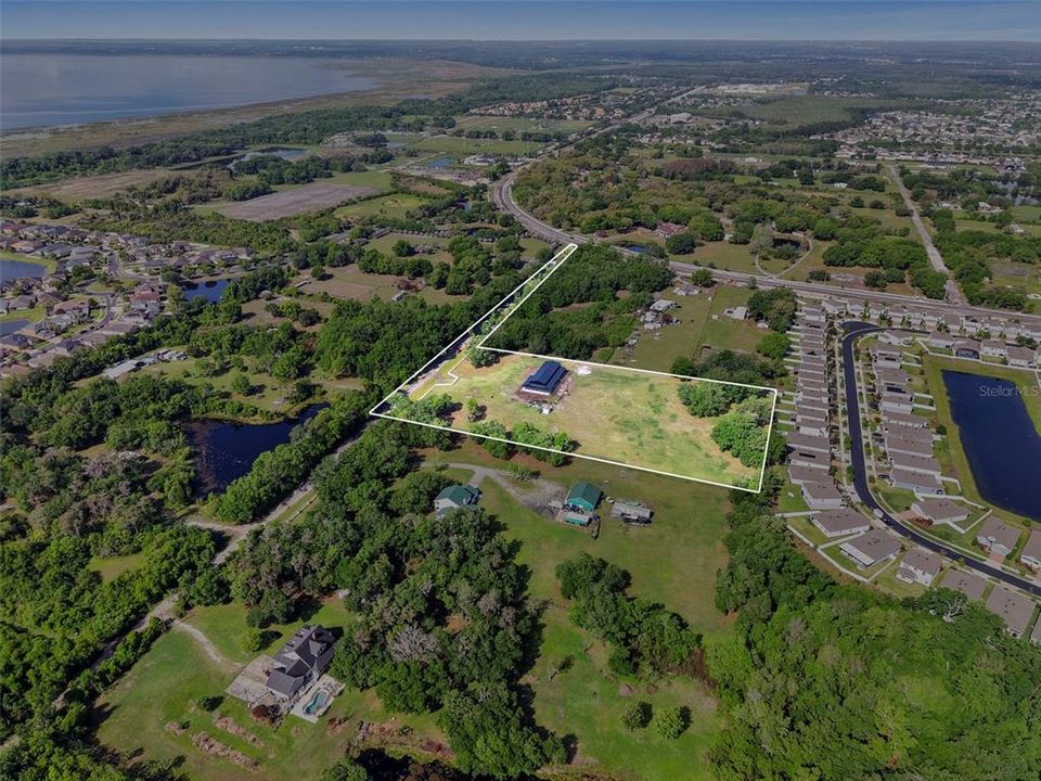 En Venta: $3,000,000 (5.12 acres)