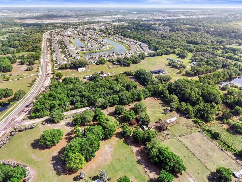 En Venta: $3,000,000 (5.12 acres)