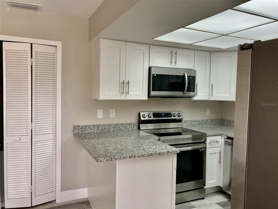 For Rent: $1,475 (2 beds, 2 baths, 950 Square Feet)