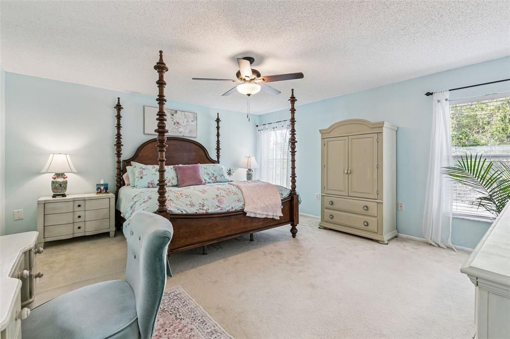 Activo con contrato: $399,900 (3 camas, 2 baños, 1684 Pies cuadrados)