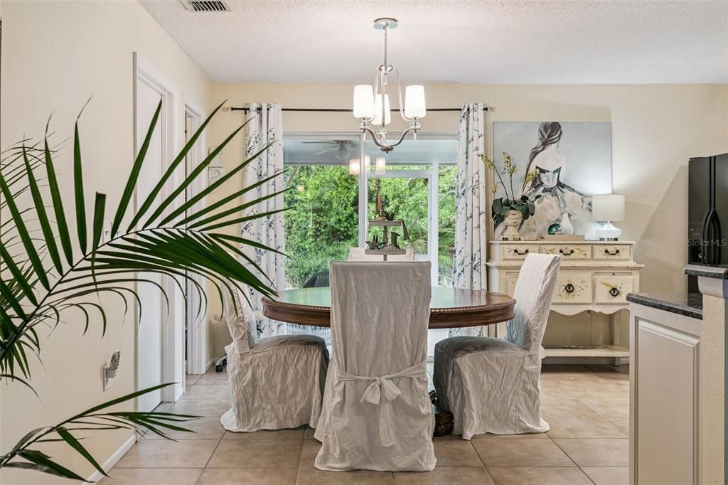 Activo con contrato: $399,900 (3 camas, 2 baños, 1684 Pies cuadrados)