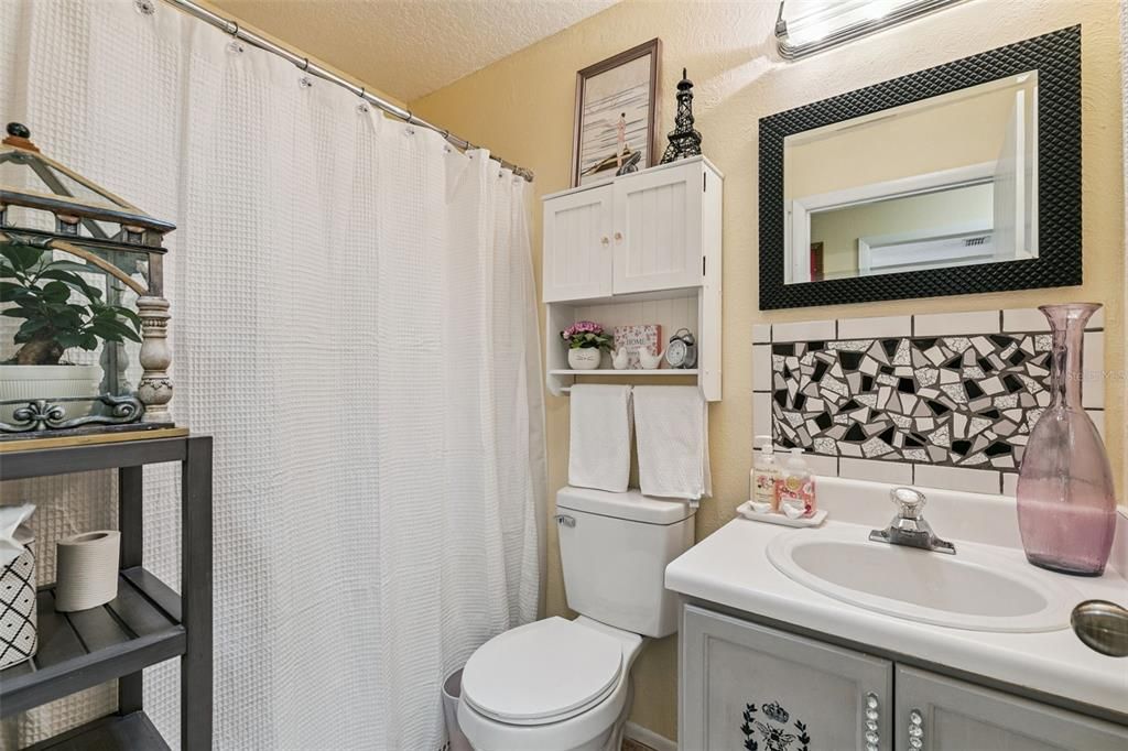 Activo con contrato: $399,900 (3 camas, 2 baños, 1684 Pies cuadrados)