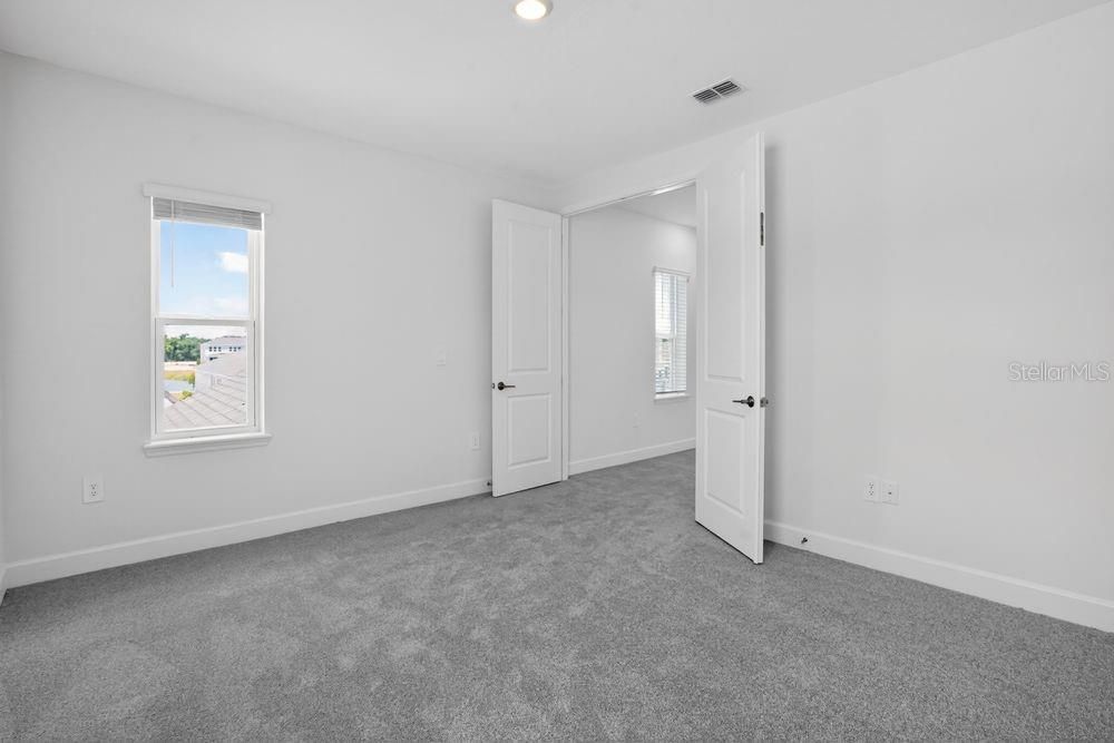 На продажу: $549,999 (4 спален, 3 ванн, 2600 Квадратных фут)