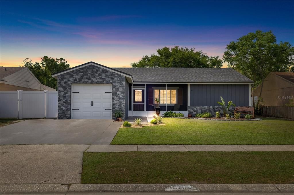 Active With Contract: $429,000 (3 beds, 2 baths, 1167 Square Feet)