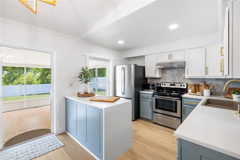 Active With Contract: $429,000 (3 beds, 2 baths, 1167 Square Feet)