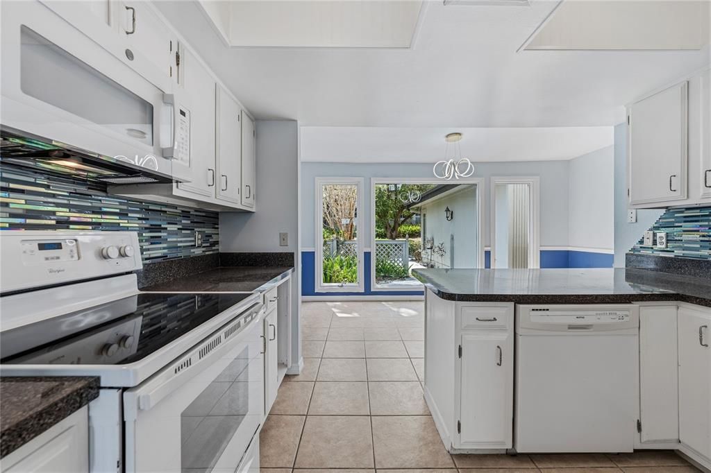 For Sale: $224,900 (2 beds, 2 baths, 1788 Square Feet)