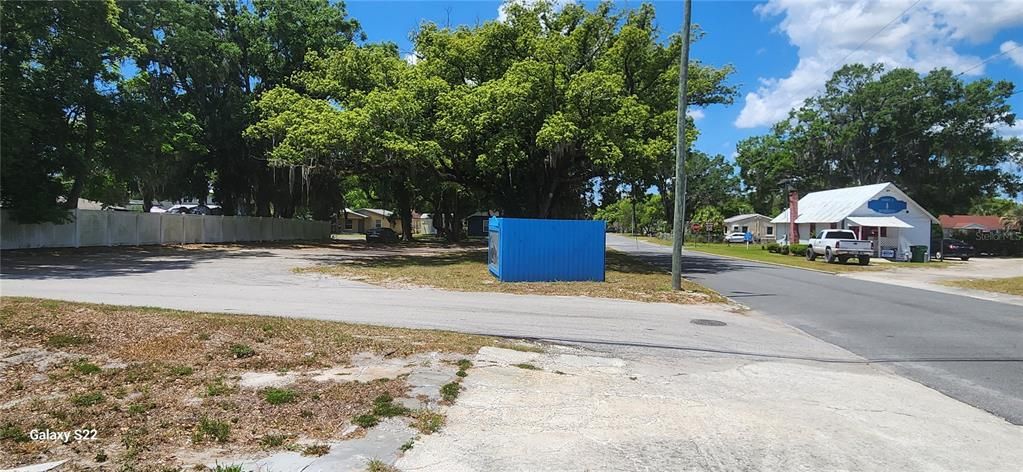 На продажу: $188,900 (0.24 acres)