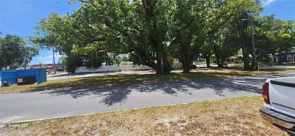 На продажу: $188,900 (0.24 acres)