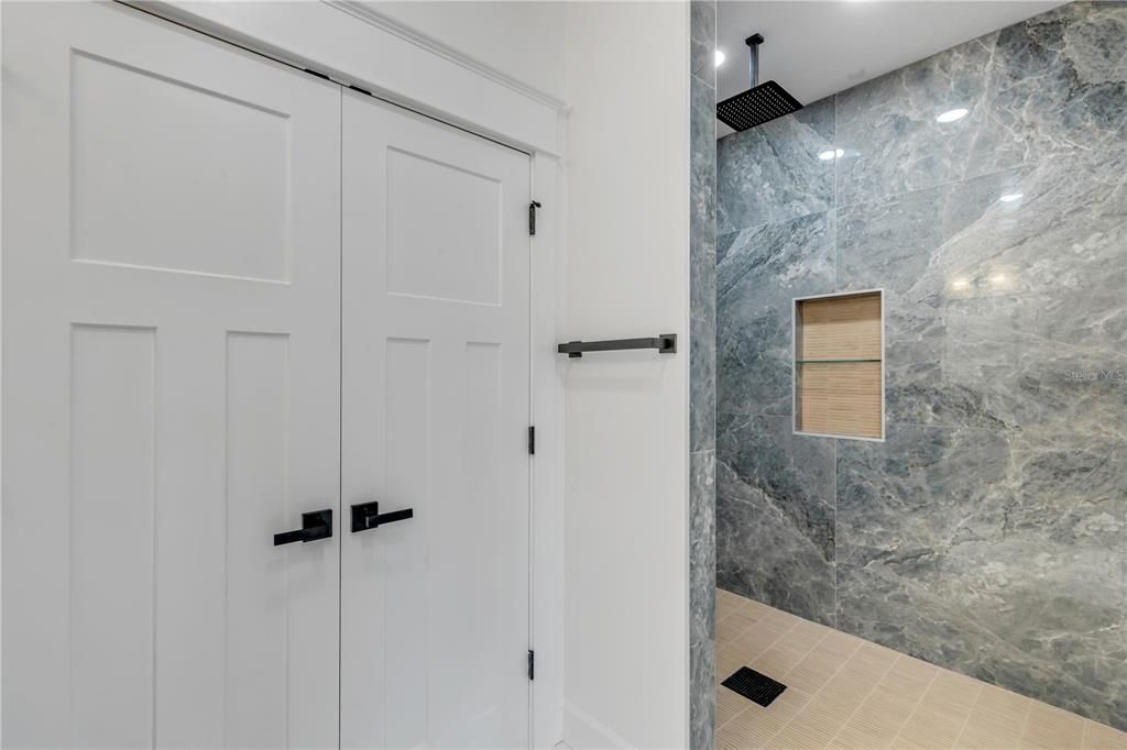 For Sale: $2,095,000 (4 beds, 3 baths, 2431 Square Feet)