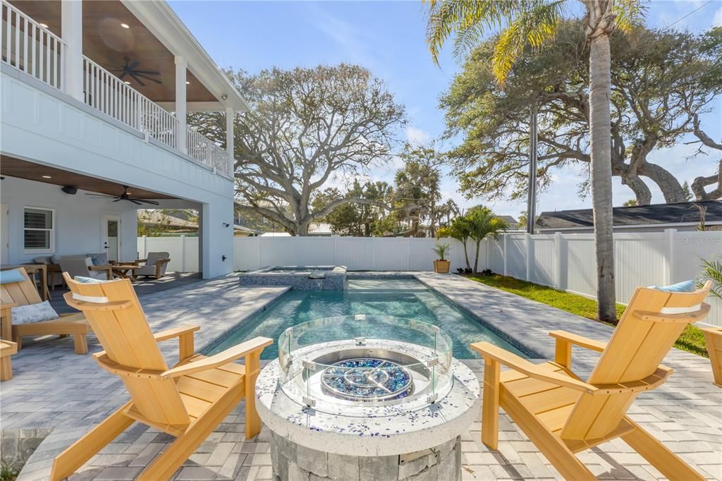 For Sale: $2,095,000 (4 beds, 3 baths, 2431 Square Feet)