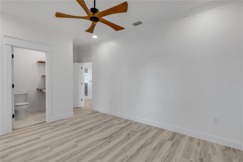For Sale: $2,095,000 (4 beds, 3 baths, 2431 Square Feet)