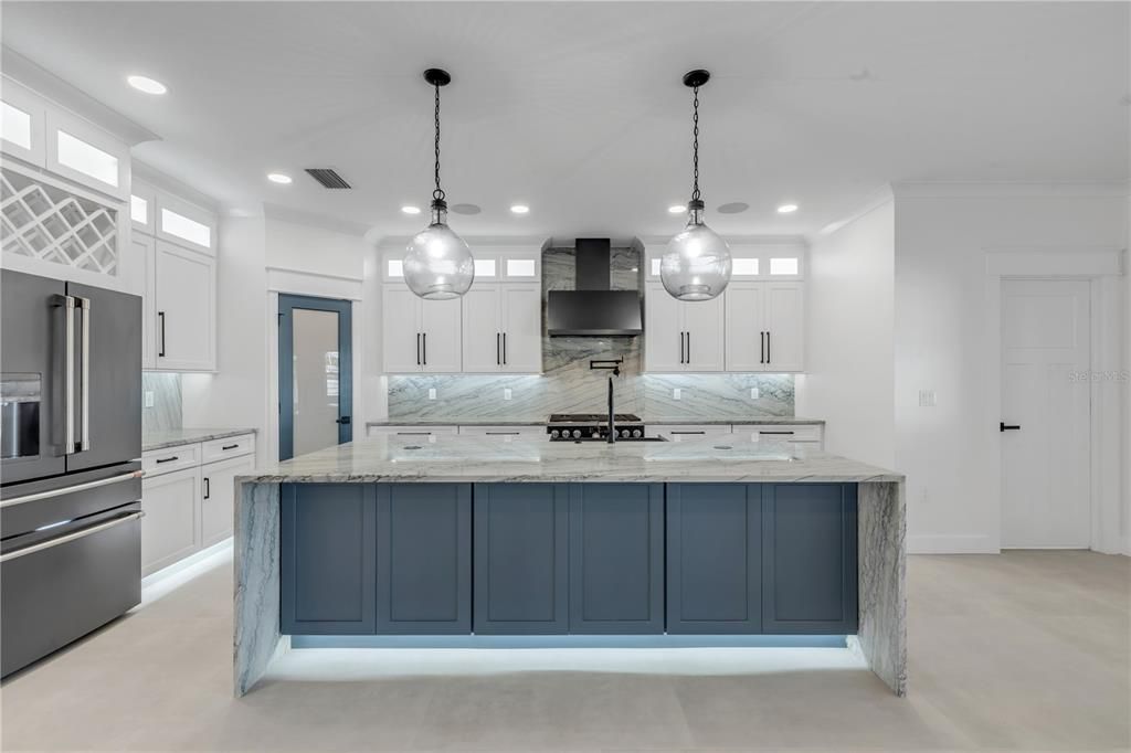 For Sale: $2,095,000 (4 beds, 3 baths, 2431 Square Feet)