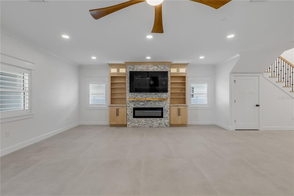For Sale: $2,095,000 (4 beds, 3 baths, 2431 Square Feet)