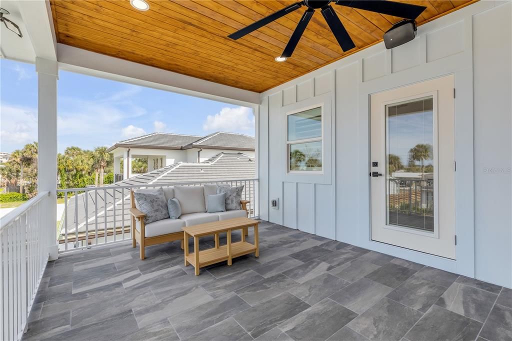 For Sale: $2,095,000 (4 beds, 3 baths, 2431 Square Feet)