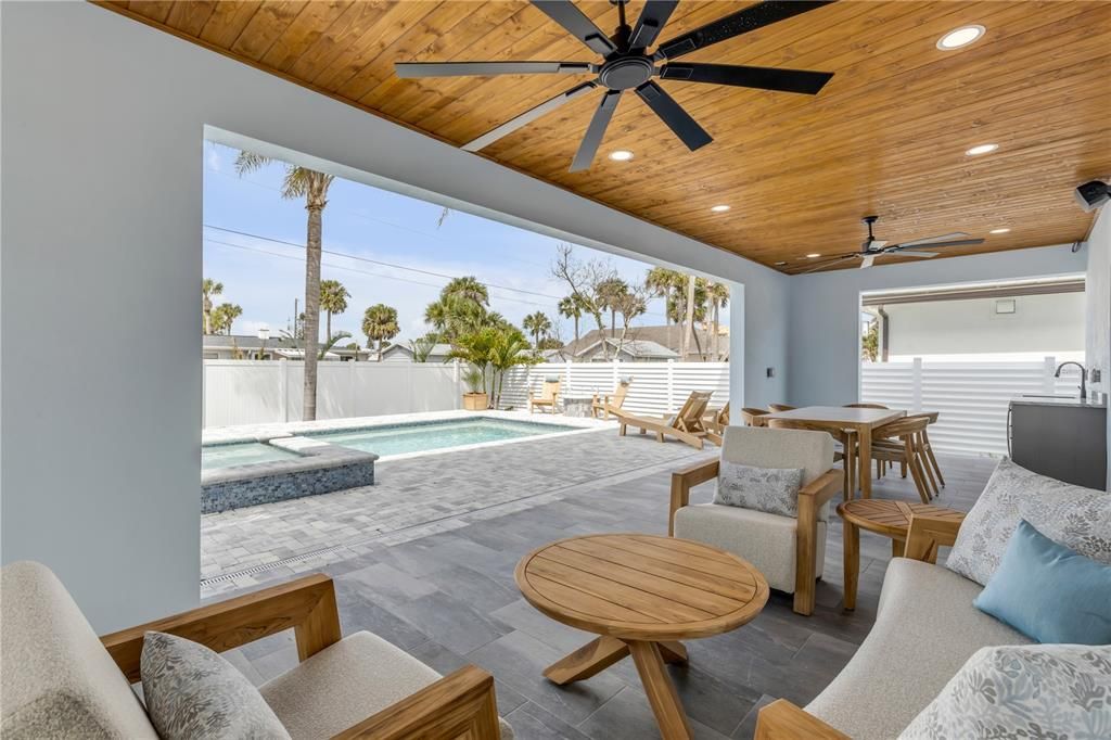 For Sale: $2,095,000 (4 beds, 3 baths, 2431 Square Feet)