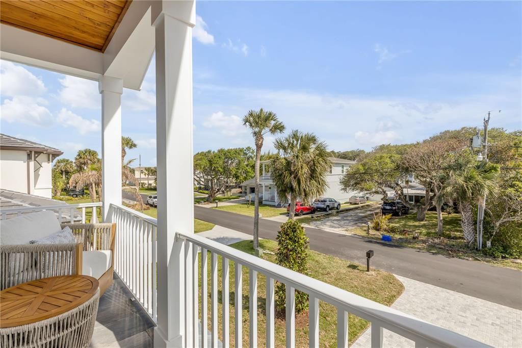 For Sale: $2,095,000 (4 beds, 3 baths, 2431 Square Feet)