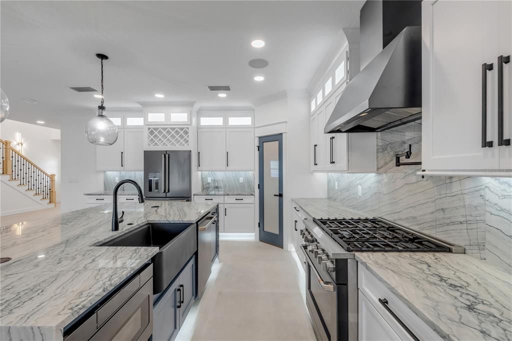 For Sale: $2,095,000 (4 beds, 3 baths, 2431 Square Feet)