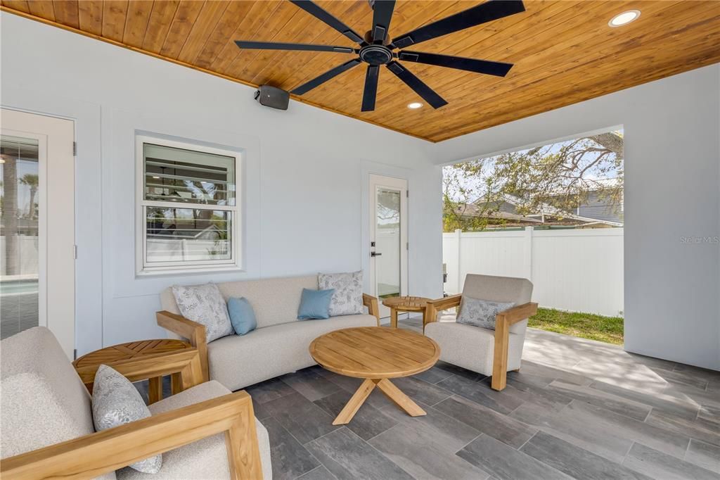 For Sale: $2,095,000 (4 beds, 3 baths, 2431 Square Feet)