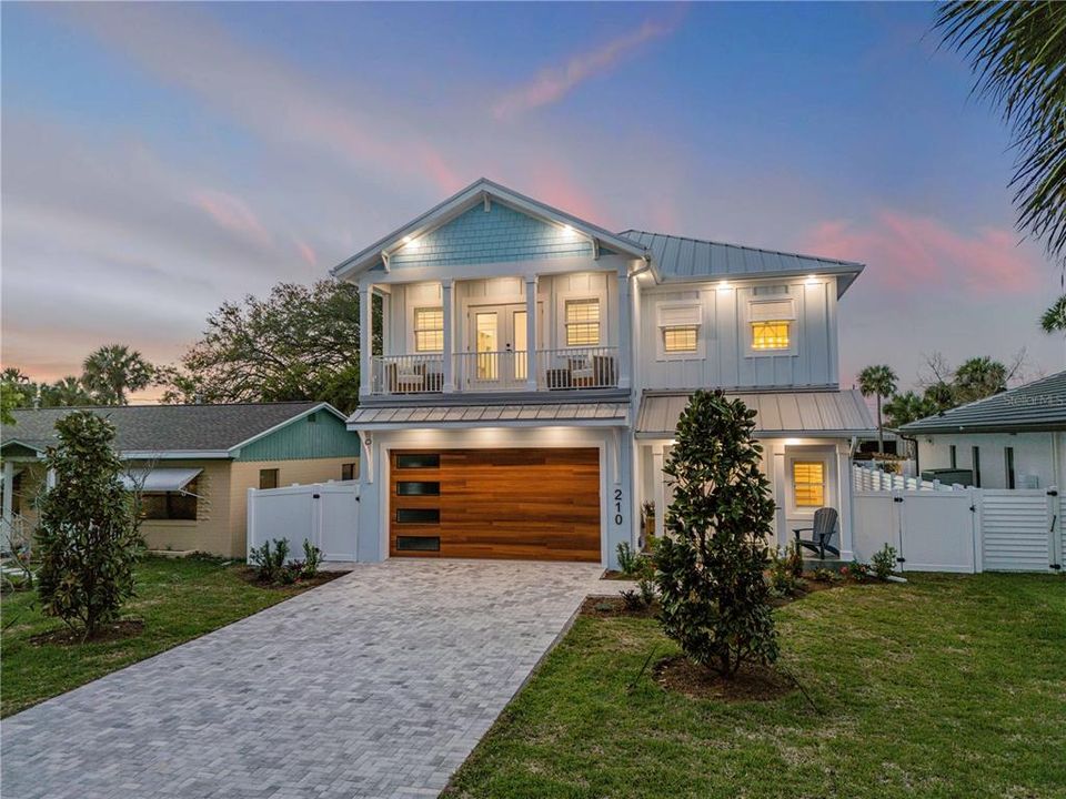For Sale: $2,095,000 (4 beds, 3 baths, 2431 Square Feet)