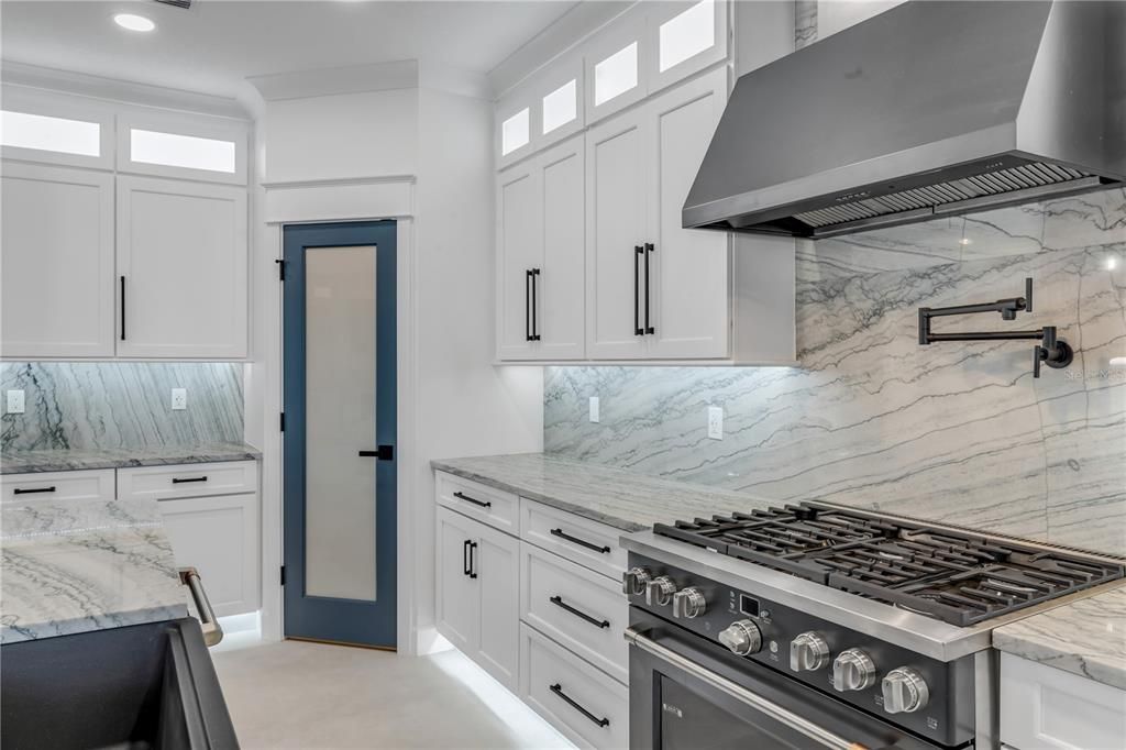For Sale: $2,095,000 (4 beds, 3 baths, 2431 Square Feet)