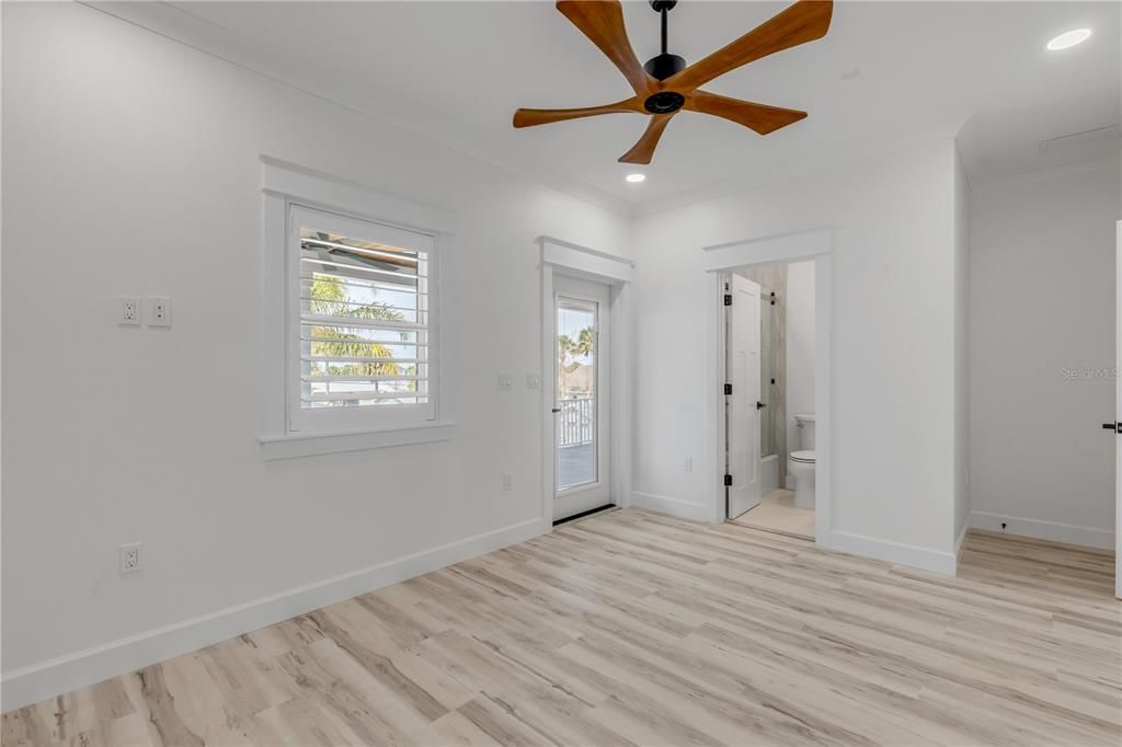 For Sale: $2,095,000 (4 beds, 3 baths, 2431 Square Feet)